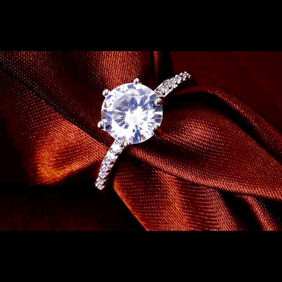 Cubic Zirconia 6 prong ring in sparkle and shine - Picture 2 of 5